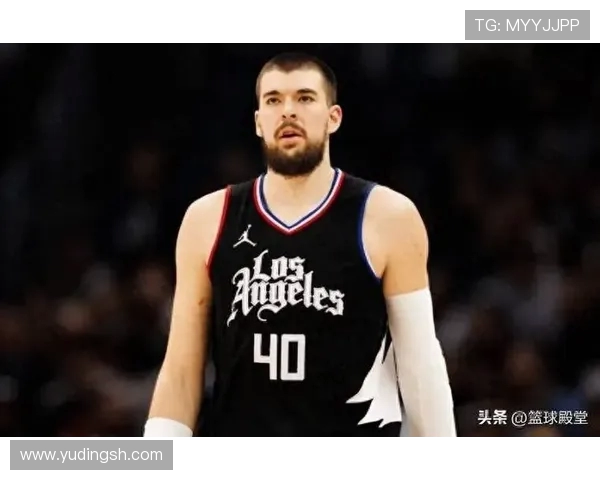 祖巴茨：面对小阵容我靠低位进攻 制造机会助队友突破防线